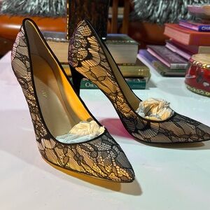 Ivanka Trump black lace pumps size 8 never worn